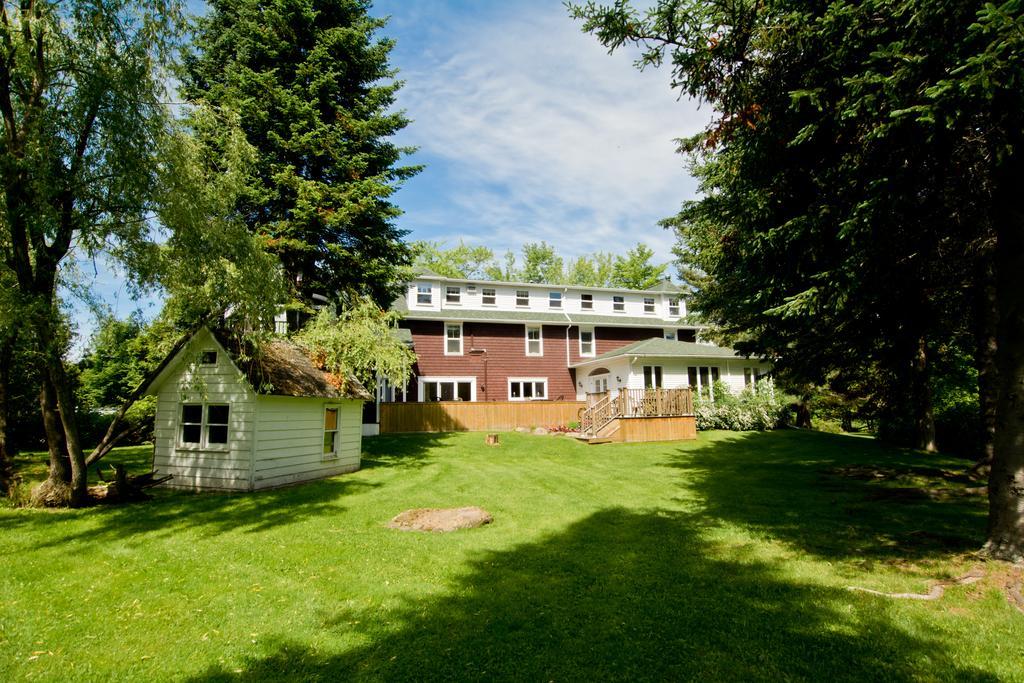Auberge La Raveaudiere North Hatley Exterior photo