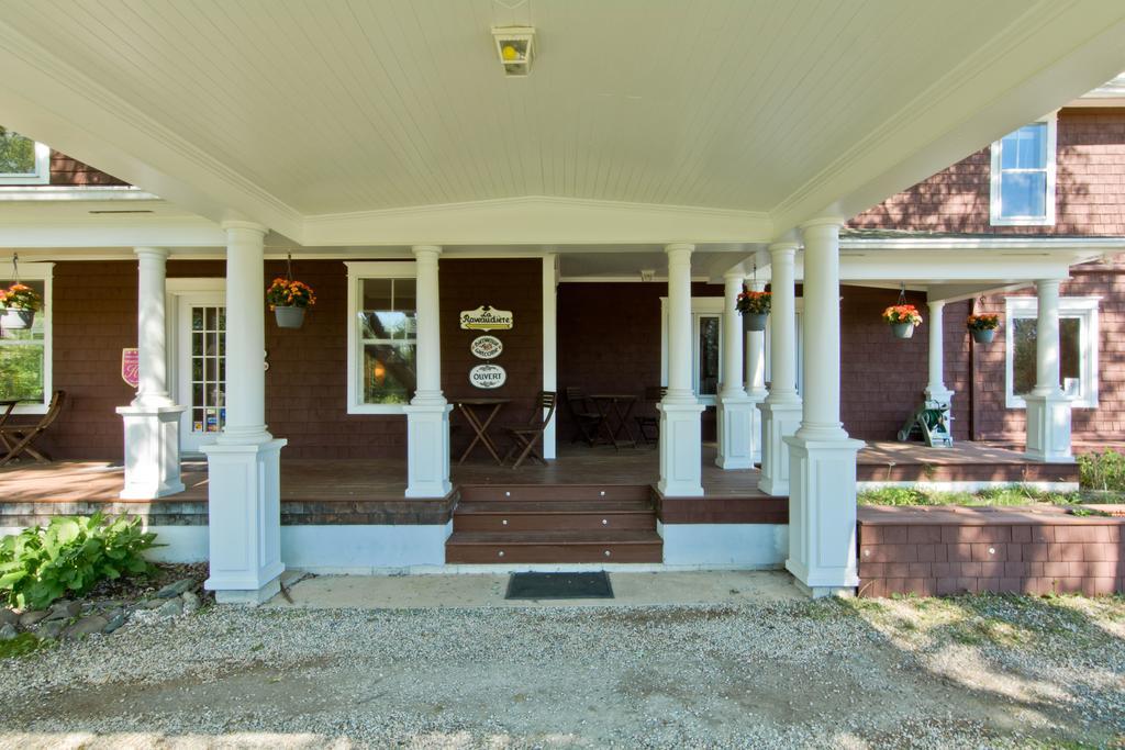 Auberge La Raveaudiere North Hatley Exterior photo
