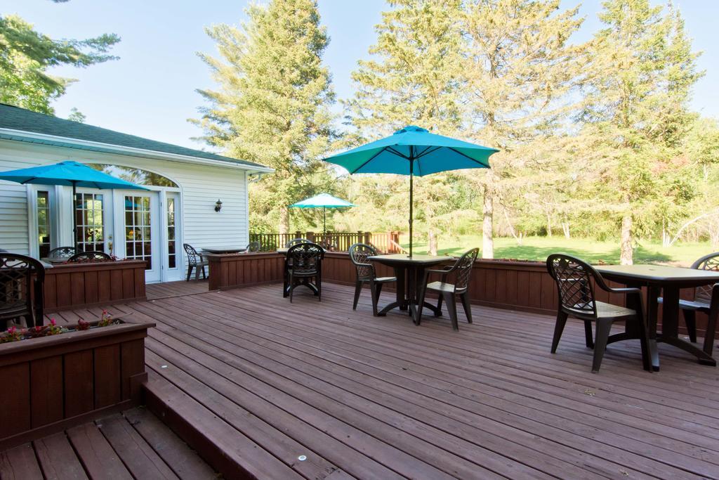 Auberge La Raveaudiere North Hatley Exterior photo